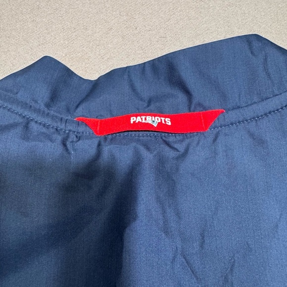 Nike NFL New England Patriots Onfield Apparel Navy Windbreaker - Picture 5 of 10